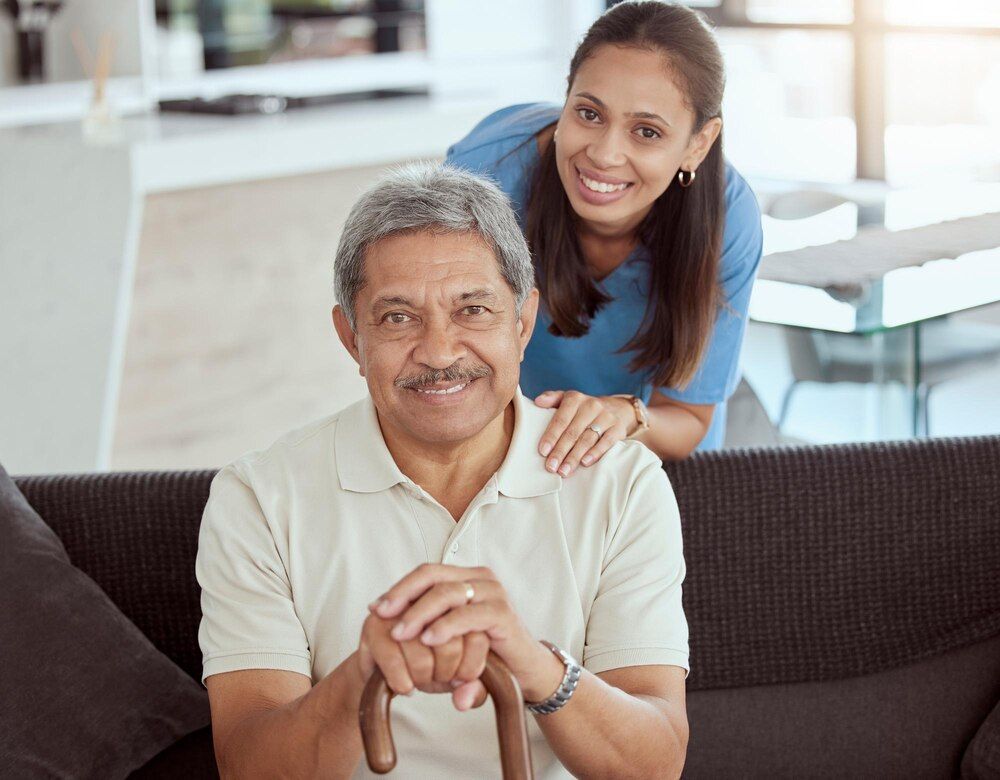 Tienes más de 60 años: los cuidados que sí cambian con la edad y cómo llevarlos